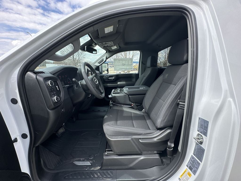 2025 GMC Sierra 2500 HD Pro