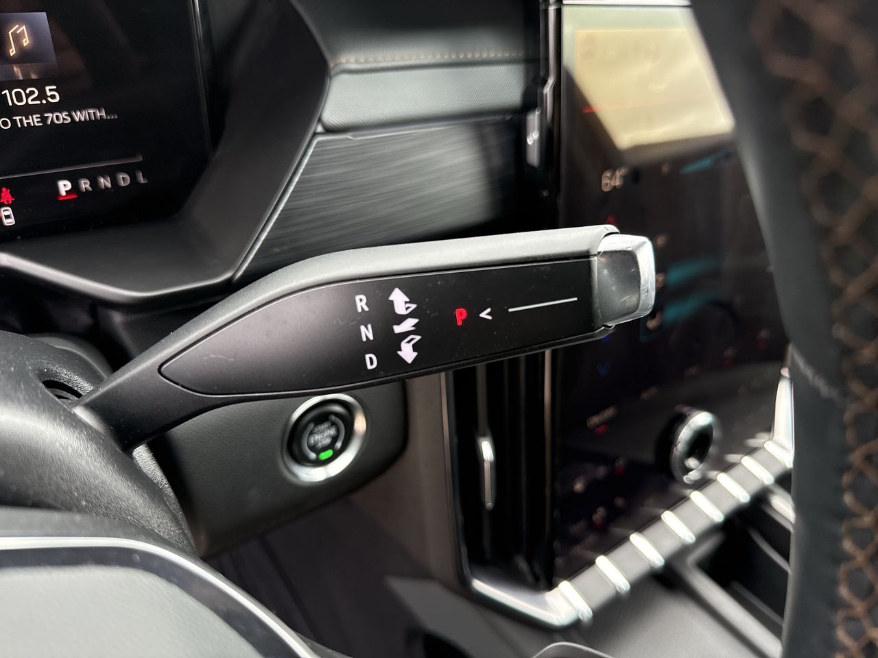 2025 GMC Acadia AT4