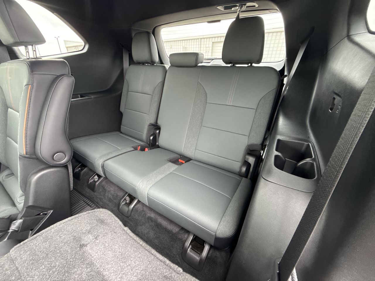 2025 GMC Acadia AT4