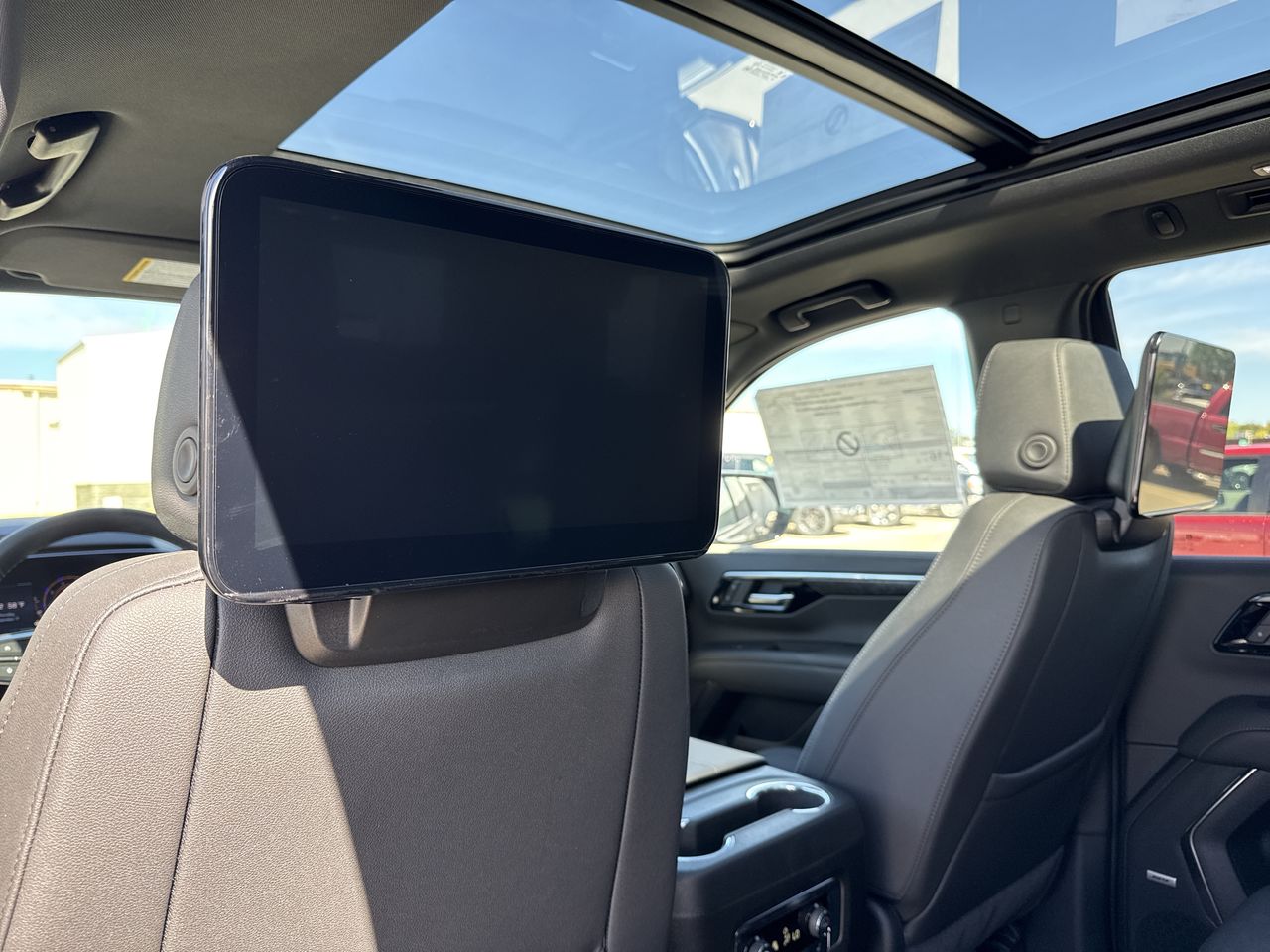 2026 Chevrolet Tahoe Z71 - Photo 32